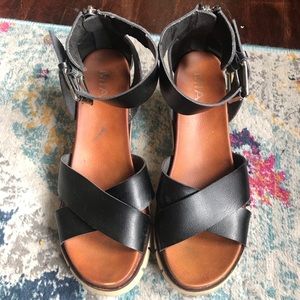 Mia Lauri wedge sandal, black, incredibly comfortable